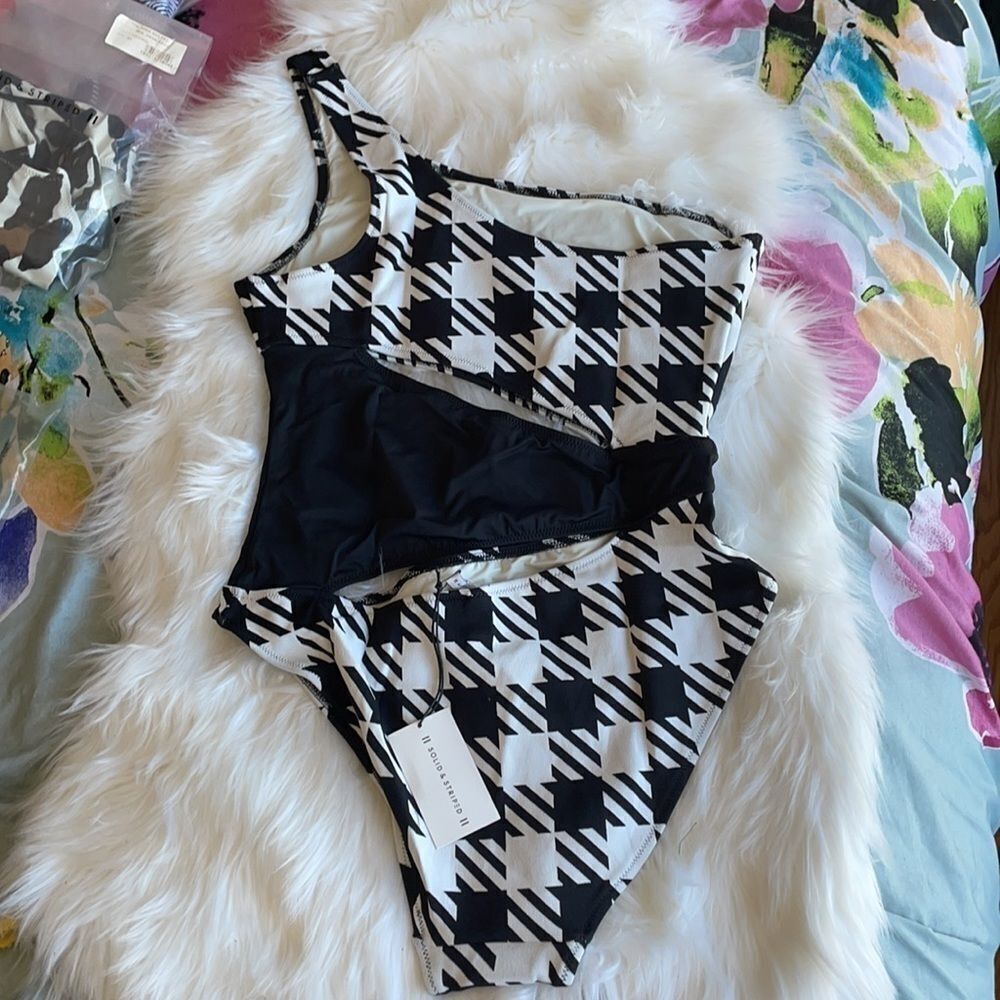 Solid & Striped Gingham One Piece - Picture 7 of 7